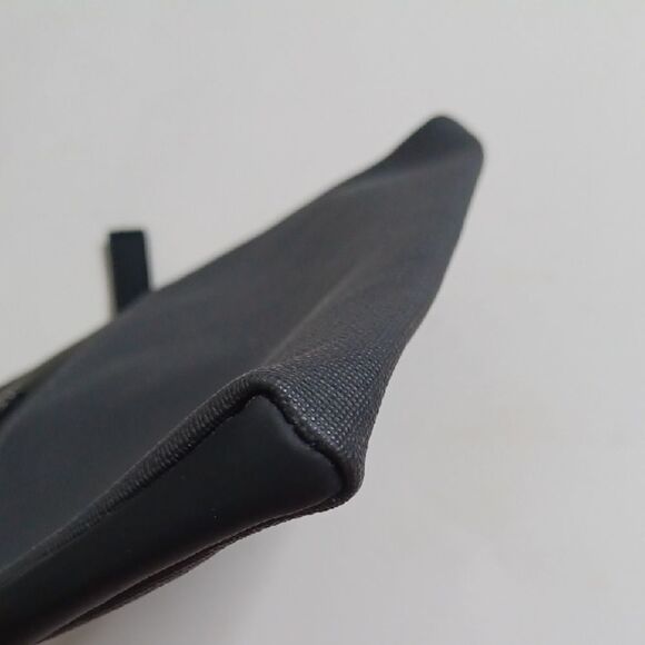 Delta First Class Tumi Cosmetic Bag - Picture 8 of 8